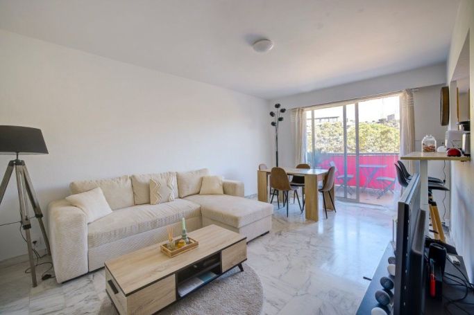 A louer APPARTEMENT T2 50 M2 TERRASSE BORD DE MER NICE