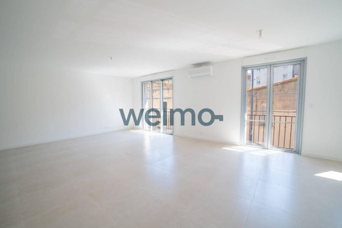 A louer APPARTEMENT NEUF T5 110 M2 BORD DE MER SETE