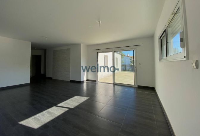 A louer MAISON CONTEMPORAINE BORD DE MER SAINT PALAIS SUR MER