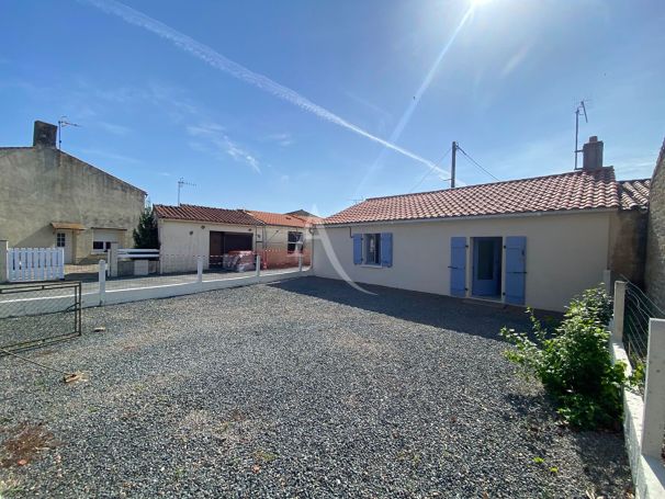 A vendre MAISON 3 PIECES 70 M2 ANGLES