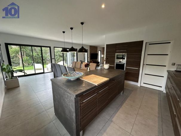 A louer MAISON 5 PIECES 150 M2 BORD DE MER SERIGNAN