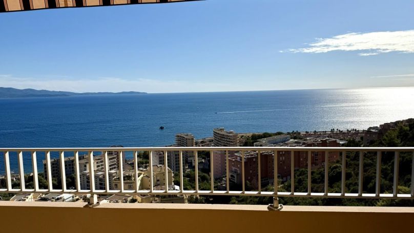 A louer APPARTEMENT DE PRESTIGE T4 97 M2 TERRASSE PIEDS DANS L'EAU AJACCIO