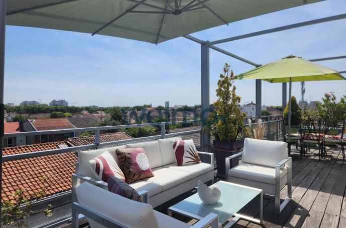A louer APPARTEMENT T4 104 M2 TERRASSE BORDEAUX