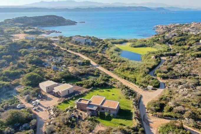 A vendre Magnifique villa neuve à 200m de la plage.CAVALOÂ VUE MER BONIFACIO