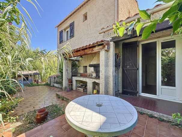 A vendre maison 5 PIECES 108 m² proche commoditEs La Ciotat
