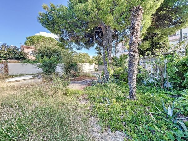 A vendre TERRAIN CONSTRUCTIBLE 406 M² CLOS DES PLAGES La Ciotat