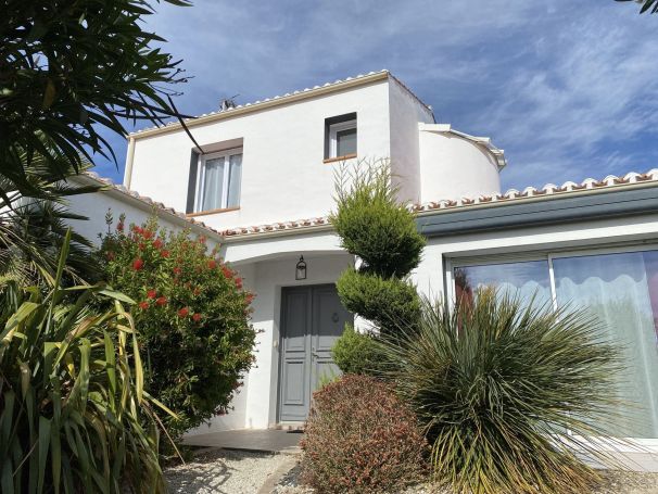 A vendre MAISON 5 PIECES 141 M2 PLAGE à PIED SAINT HILAIRE DE RIEZ