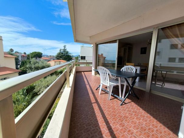 A louer APPARTEMENT T2 47 M2 TERRASSE BORD DE MER CROS DE CAGNES