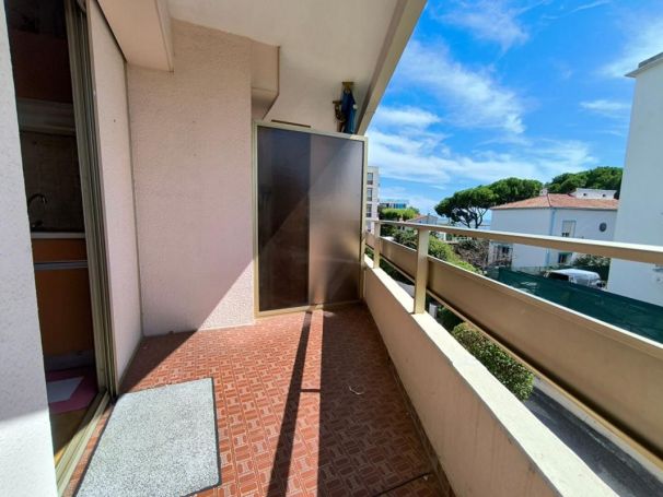 A louer APPARTEMENT T2 47 M2 TERRASSE BORD DE MER CROS DE CAGNES