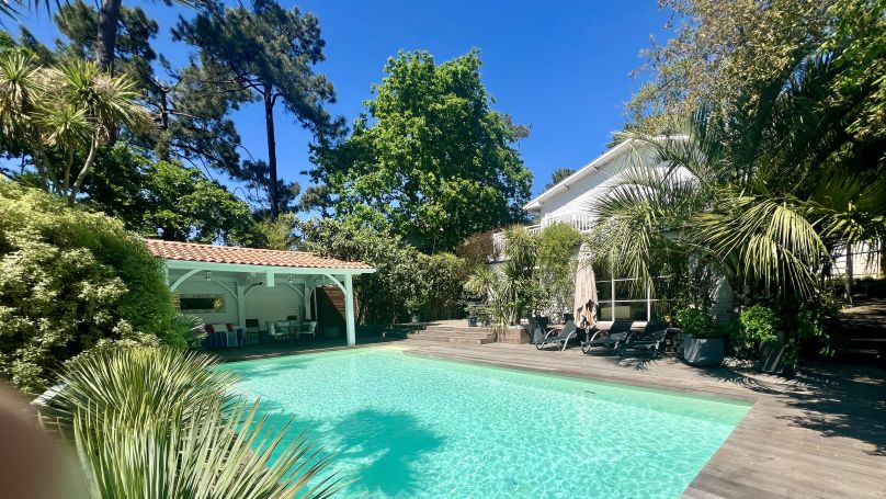 A vendre VILLA T6 PISCINE