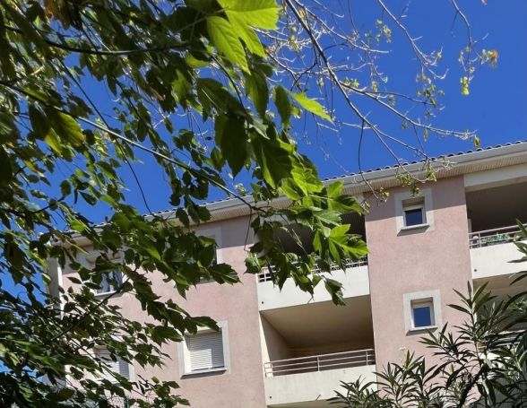 A louer APPARTEMENT T2 37 M2 TERRASSE BORD DE MER AGDE