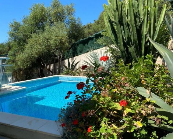 A louer APPARTEMENT T5 96 M2 VUE MER AJACCIO