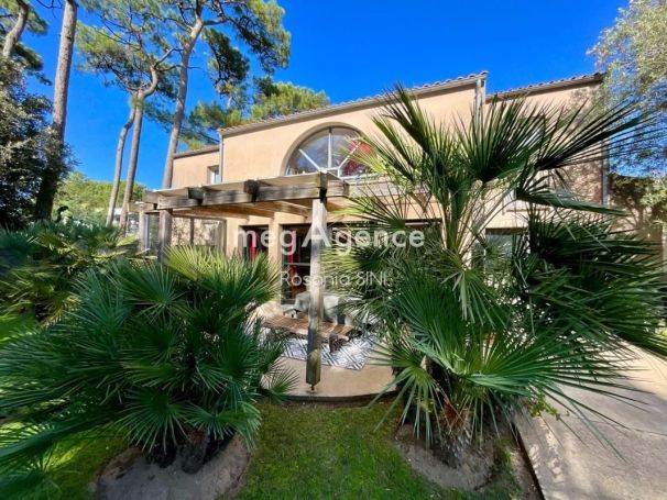 A louer MAISON D'ARCHITECTE BORD DE MER LES SABLES D OLONNE