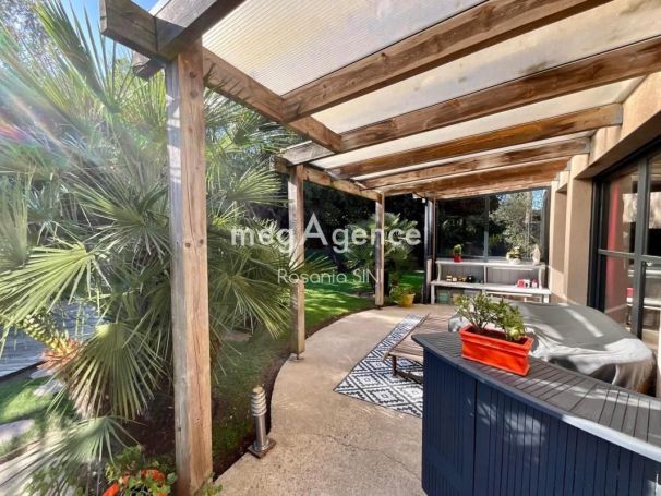 A louer MAISON D'ARCHITECTE BORD DE MER LES SABLES D OLONNE