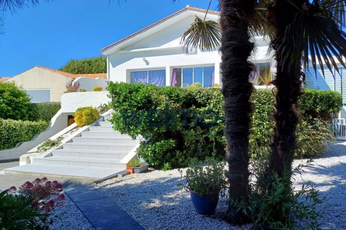 A louer MAISON CONTEMPORAINE VUE MER PORT DES BARQUES