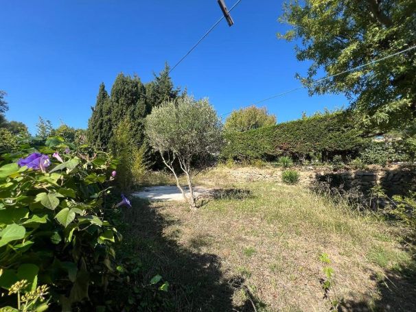 A vendre TERRAIN CONSTRUCTIBLE 473 m² QUARTIER BEAUCOURS Sanary-sur-Mer