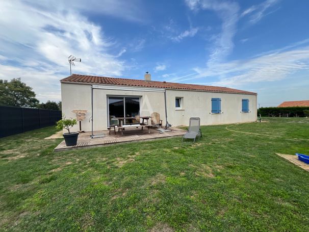 A vendre MAISON 5 PIECES 130 M2 BORD DE MER LE BERNARD