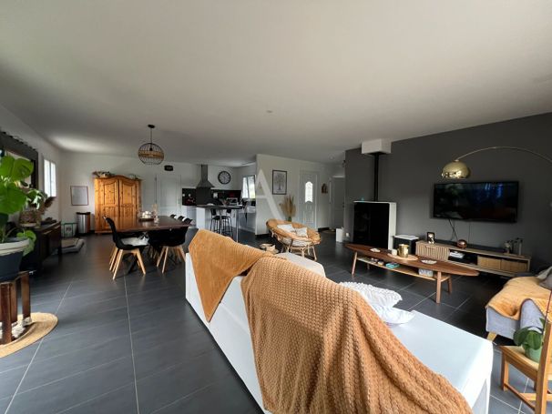 A vendre MAISON 5 PIECES 130 M2 BORD DE MER LE BERNARD