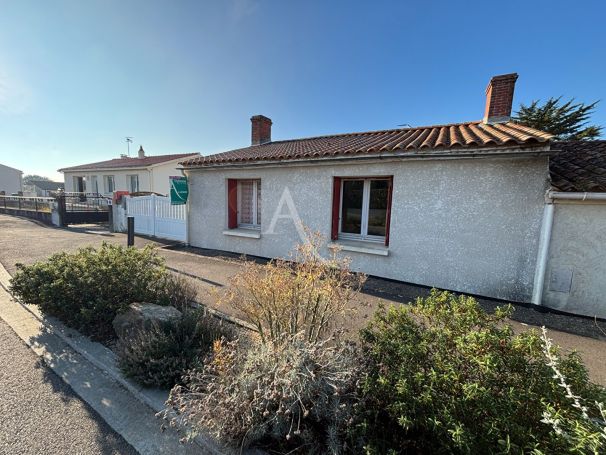 A vendre MAISON 3 PIECES 85 M2 BORD DE MER LONGEVILLE SUR MER
