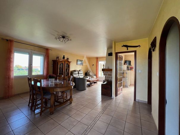 A vendre MAISON 5 PIECES 137 M2 BORD DE MER LONGEVILLE SUR MER