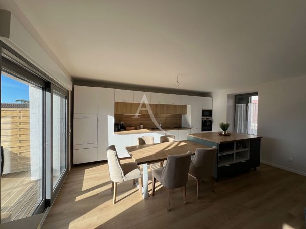 A vendre MAISON 3 PIECES 110 M2 BORD DE MER TALMONT SAINT HILAIRE