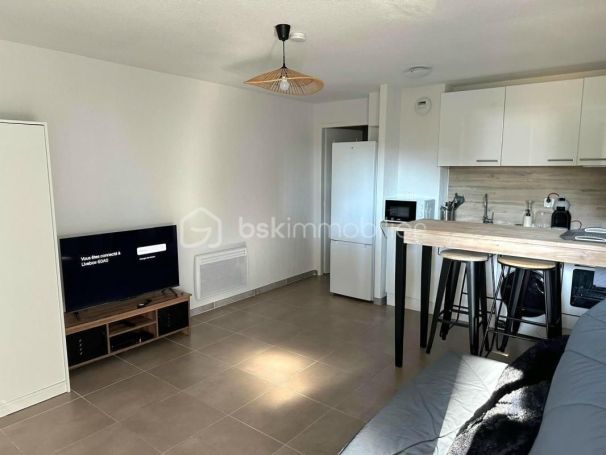 A louer STUDIO 23 M2 TERRASSE BORD DE MER CARQUEIRANNE