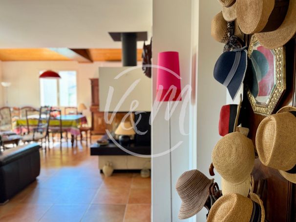 A vendre MAISON DE CARACTeRE ReNOVeE 6 PIECES 130 M² Andernos-les-Bains