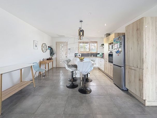 A louer MAISON CONTEMPORAINE NIMES