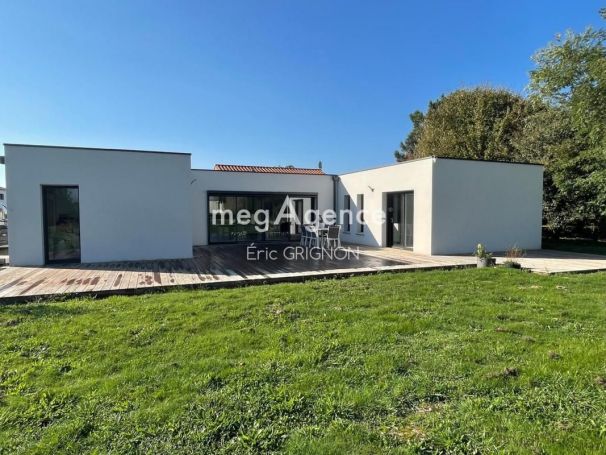 A louer MAISON CONTEMPORAINE BORD DE MER TALMONT SAINT HILAIRE