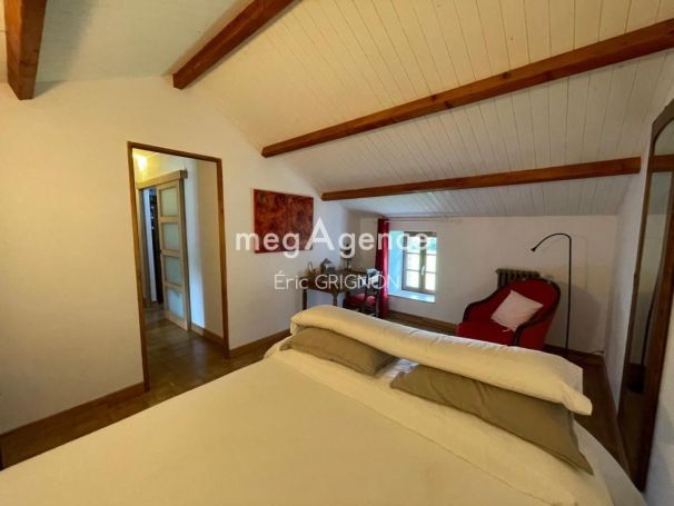 A vendre LONGèRE 8 PIECES 170 M2 NIEUL LE DOLENT