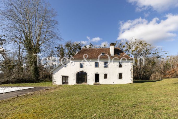 A vendre MAISON 8 PIECES 300 M2 SALIES DE BEARN campagnes