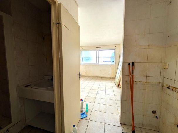 A louer STUDIO 18 M2 BORD DE MER VILLENEUVE LOUBET