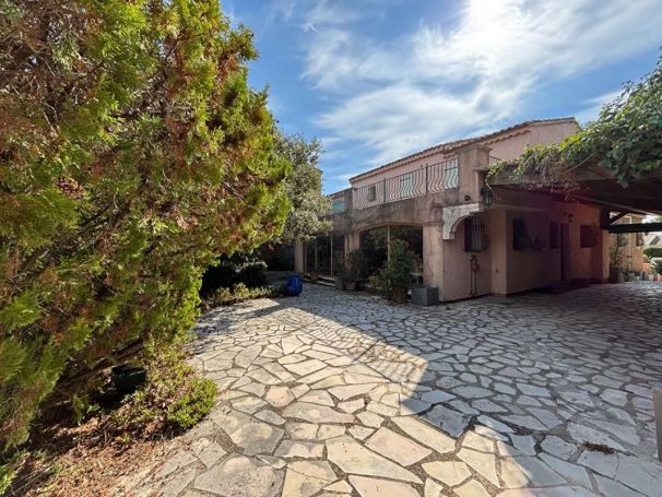 A louer MAISON DE MAîTRE VUE MER SAINT RAPHAEL