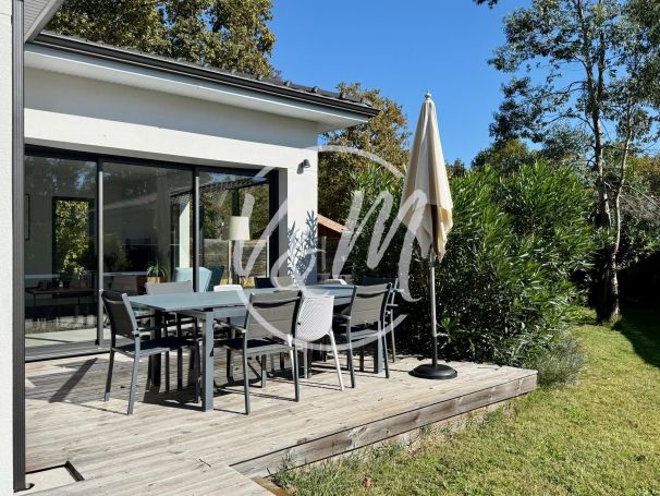 A vendre belle Maison RECENTE 7 pieces 158 m² Audenge