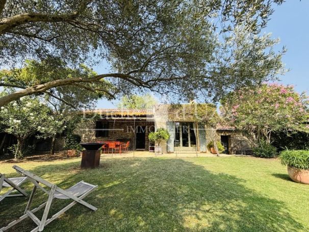 A louer MAISON DE MAîTRE UZES