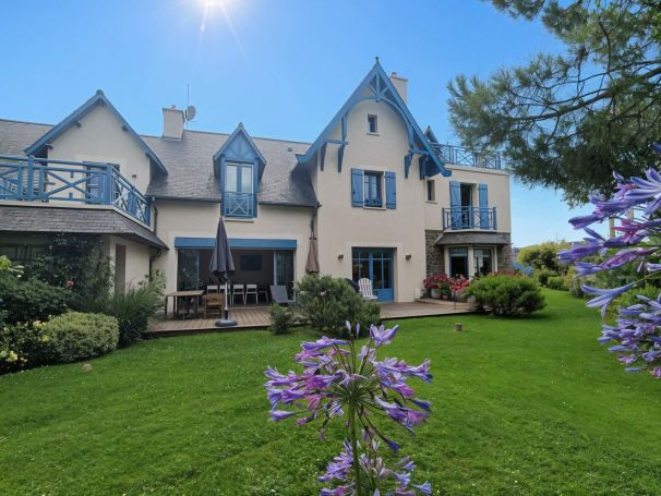 vente Maison proche de la plage à Saint-Malo avec vues vers la mer