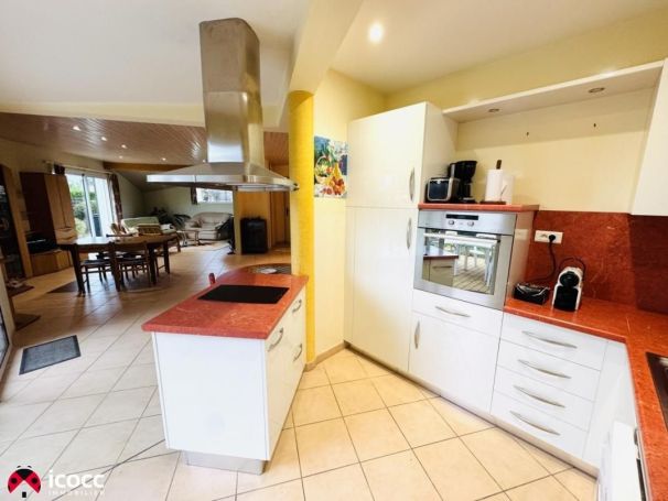 A louer MAISON D'ARCHITECTE LUCON