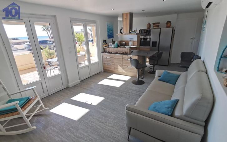 A louer APPARTEMENT DE PRESTIGE T3 54 M2 TERRASSE PIEDS DANS L'EAU VALRAS PLAGE