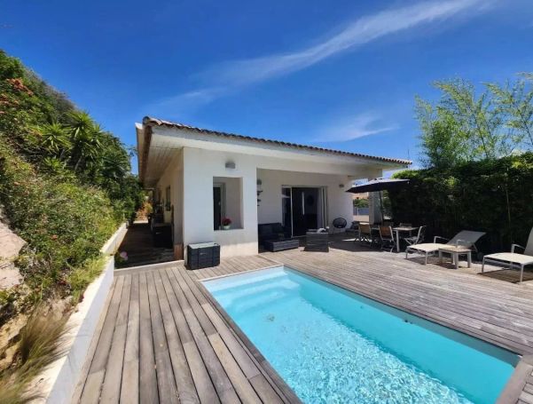 A vendre BELLE VILLA 183 M² VUE MER PISCINE PROCHE CENTRE DE BASTELICACCIA