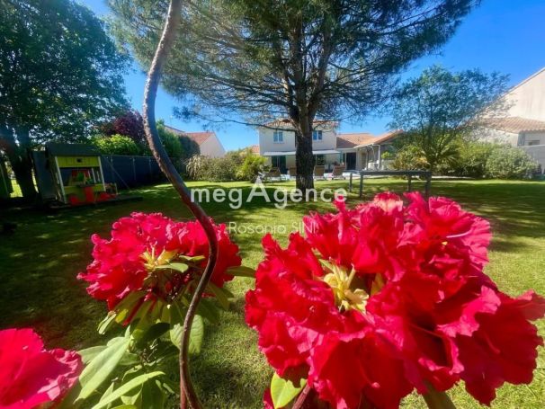 A louer MAISON D'ARCHITECTE BORD DE MER LES SABLES D OLONNE