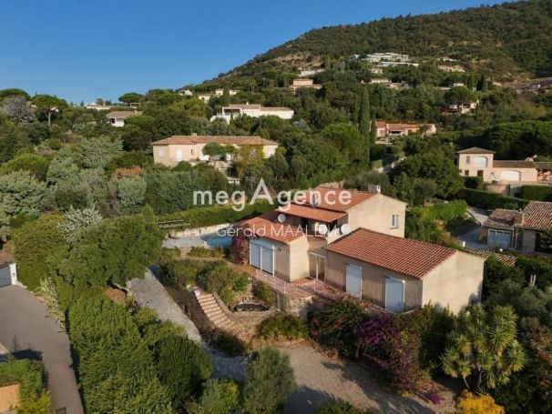 A louer MAISON CONTEMPORAINE VUE MER GRIMAUD