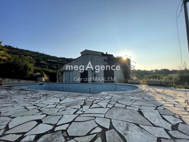 A louer MAISON CONTEMPORAINE VUE MER GRIMAUD