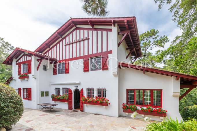 A vendre MAISON 14 PIECES 450 M2 BORD DE MER SOORTS HOSSEGOR