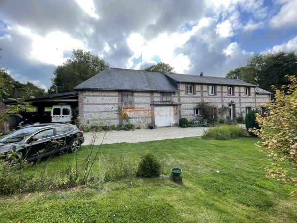 A vendre MAISON DE CARACTERE 250 m² GRANGE AMENAGEABLE Saint-Pierre-en-Port