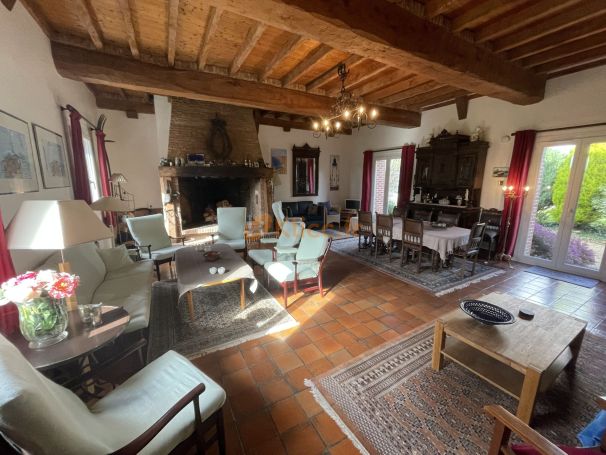 A vendre MAISON DE CARACTERE 250 m² GRANGE AMENAGEABLE Saint-Pierre-en-Port