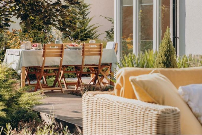 A louer APPARTEMENT T3 79 M2 TERRASSE UZES