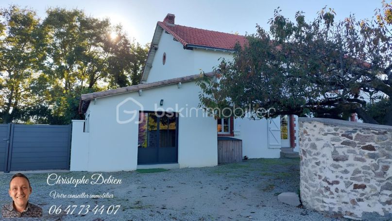 A louer LONGèRE 8 PIECES 203 M2 BOUFFERE