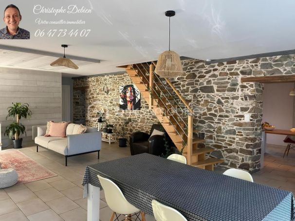 A louer LONGèRE 8 PIECES 203 M2 BOUFFERE