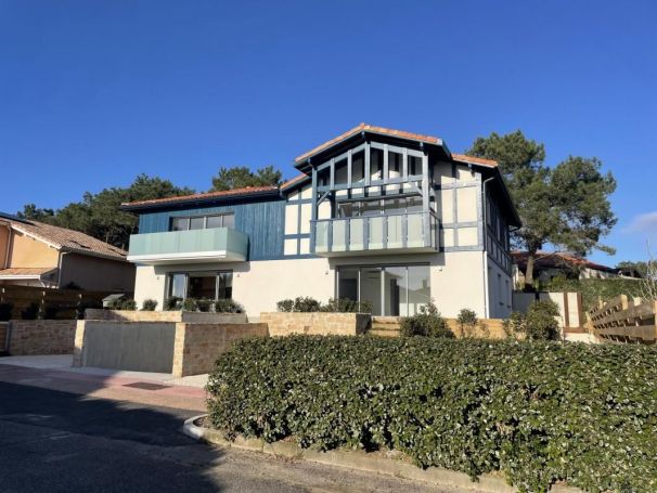 A louer APPARTEMENT DE PRESTIGE NEUF T3 73 M2 PLAGE à PIED CAPBRETON