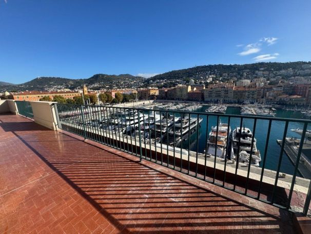 A louer APPARTEMENT DE PRESTIGE T2 58 M2 TERRASSE BORD DE MER NICE